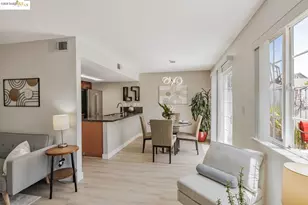 16 Town Square Pl, Oakland, CA 94603 - Photo 6