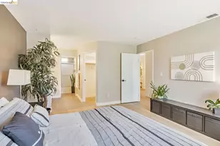16 Town Square Pl, Oakland, CA 94603 - Photo 18