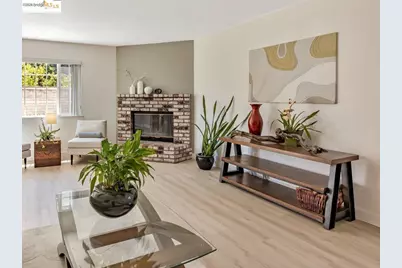 16 Town Sq Pl, Oakland, CA 94603 - Photo 4