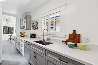 2320 Derby St, Berkeley, CA 94705 - Photo 12