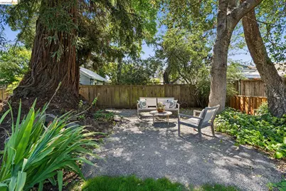 2320 Derby St, Berkeley, CA 94705 - Photo 34