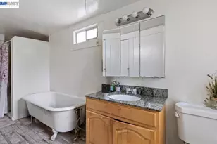 1433 15th Ave, Oakland, CA 94606 - Photo 10