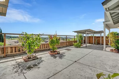 6857 Sunriver Ln, Vallejo, CA 94591 - Photo 48