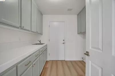 6857 Sunriver Ln, Vallejo, CA 94591 - Photo 26