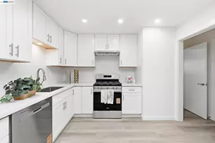 1326 Vining Dr, San Leandro, CA 94579 - Photo 18