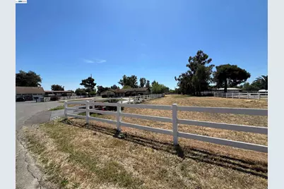 4150 Rocky Point Ct, Tracy, CA 95304 - Photo 6