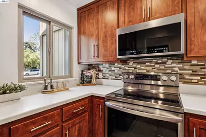 1104 Island Dr, Alameda, CA 94502 - Photo 12