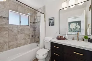 6874 Chambers Dr, Oakland, CA 94611 - Photo 28
