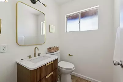 6874 Chambers Dr., Oakland, CA 94611 - Photo 42