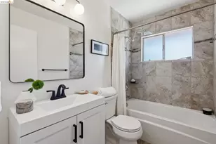 6874 Chambers Dr, Oakland, CA 94611 - Photo 32