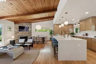 6874 Chambers Dr, Oakland, CA 94611 - Photo 6