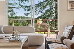 6874 Chambers Dr, Oakland, CA 94611 - Photo 8