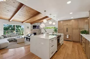 6874 Chambers Dr, Oakland, CA 94611 - Photo 18
