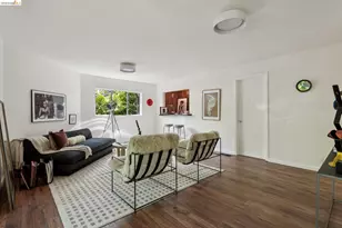 6874 Chambers Dr, Oakland, CA 94611 - Photo 34