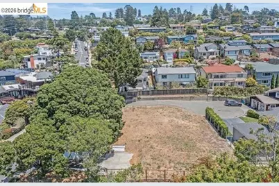 8246 Terrace Dr, El Cerrito, CA 94530 - Photo 14