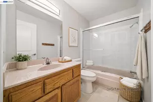 960 Shorepoint Ct, Alameda, CA 94501 - Photo 10