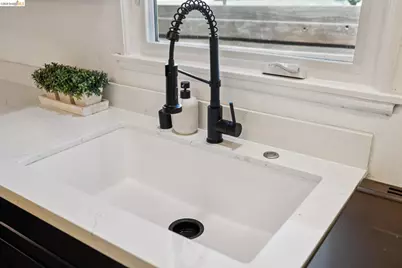 2564 35th Ave, Oakland, CA 94601 - Photo 20