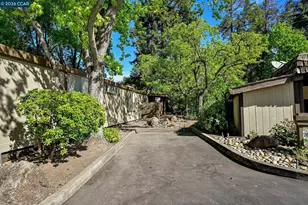 1201 Monument Blvd, Concord, CA 94520 - Photo 4