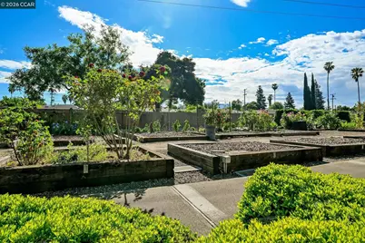 1201 Monument Blvd #76, Concord, CA 94520 - Photo 28