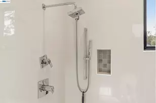 45 Homeglen Ln, Oakland, CA 94611 - Photo 14