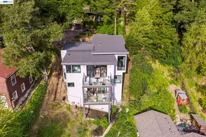 45 Homeglen Ln, Oakland, CA 94611 - Photo 48