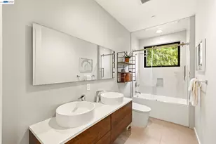 45 Homeglen Ln, Oakland, CA 94611 - Photo 38