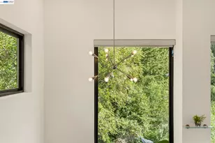 45 Homeglen Ln, Oakland, CA 94611 - Photo 6