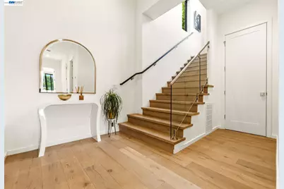 45 Homeglen Ln, Oakland, CA 94611 - Photo 26