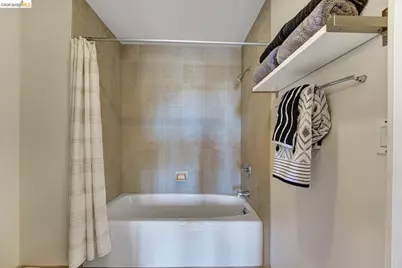 585 9th St #UNIT 535, Oakland, CA 94607 - Photo 30