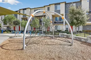 411 Rhythm Ln, Hayward, CA 94544 - Photo 26