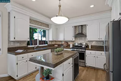 402 Chupcan Pl, Clayton, CA 94517 - Photo 12