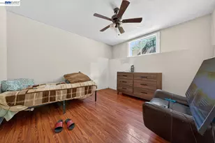 9012 Burr St, Oakland, CA 94605 - Photo 34