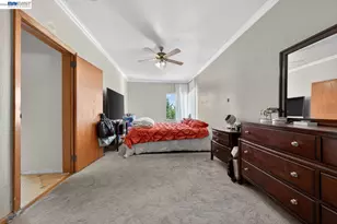 9012 Burr St, Oakland, CA 94605 - Photo 12