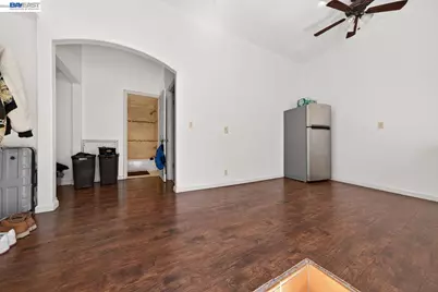 9012 Burr St, Oakland, CA 94605 - Photo 32