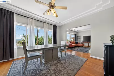 9012 Burr St, Oakland, CA 94605 - Photo 8