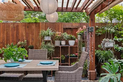 1129 Clarke Ln, Alameda, CA 94502 - Photo 30