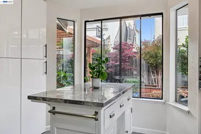 1129 Clarke Ln, Alameda, CA 94502 - Photo 6