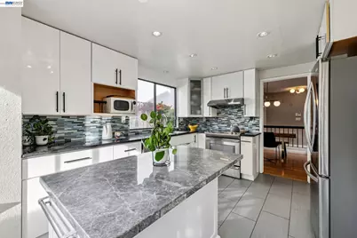 1129 Clarke Ln, Alameda, CA 94502 - Photo 14