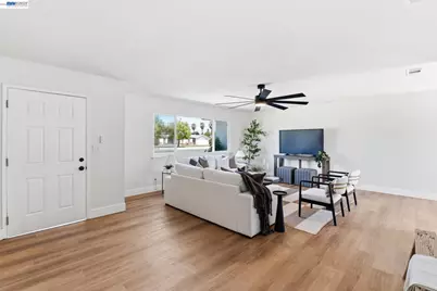 4874 Clinton, Fresno, CA 93703 - Photo 8