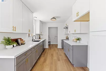 4874 Clinton, Fresno, CA 93703 - Photo 4