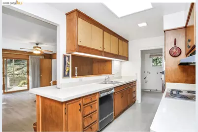 558 Lakewood Cir, Walnut Creek, CA 94598 - Photo 12