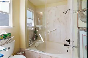 137 Parfait Ln, Alameda, CA 94502 - Photo 32