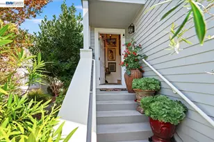 137 Parfait Ln, Alameda, CA 94502 - Photo 6