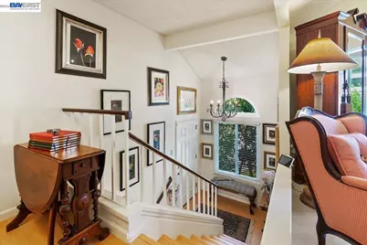 137 Parfait Ln, Alameda, CA 94502 - Photo 8