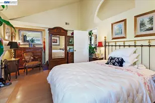 137 Parfait Ln, Alameda, CA 94502 - Photo 16