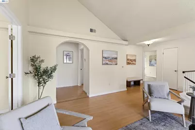 137 Parfait Ln, Alameda, CA 94502 - Photo 12