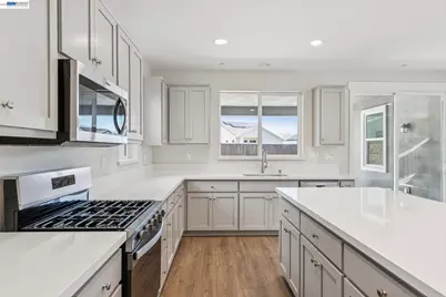 1528 Millennium Way, Fairfield, CA 94533 - Photo 8