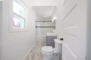 2735 11th St, Oakland, CA 94601 - Photo 18