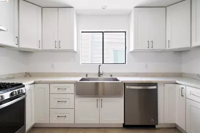 2735 11th St, Oakland, CA 94601 - Photo 14