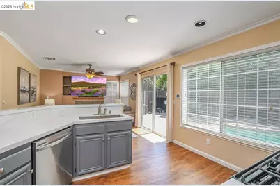 150 Trenton Cir, Pleasanton, CA 94566 - Photo 14